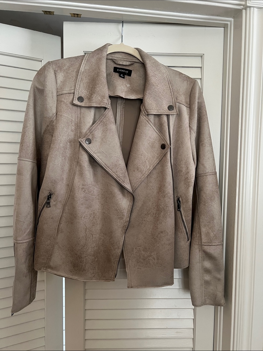 Evereve Taupe Faux Suede Trench Jacket!
Never been worn